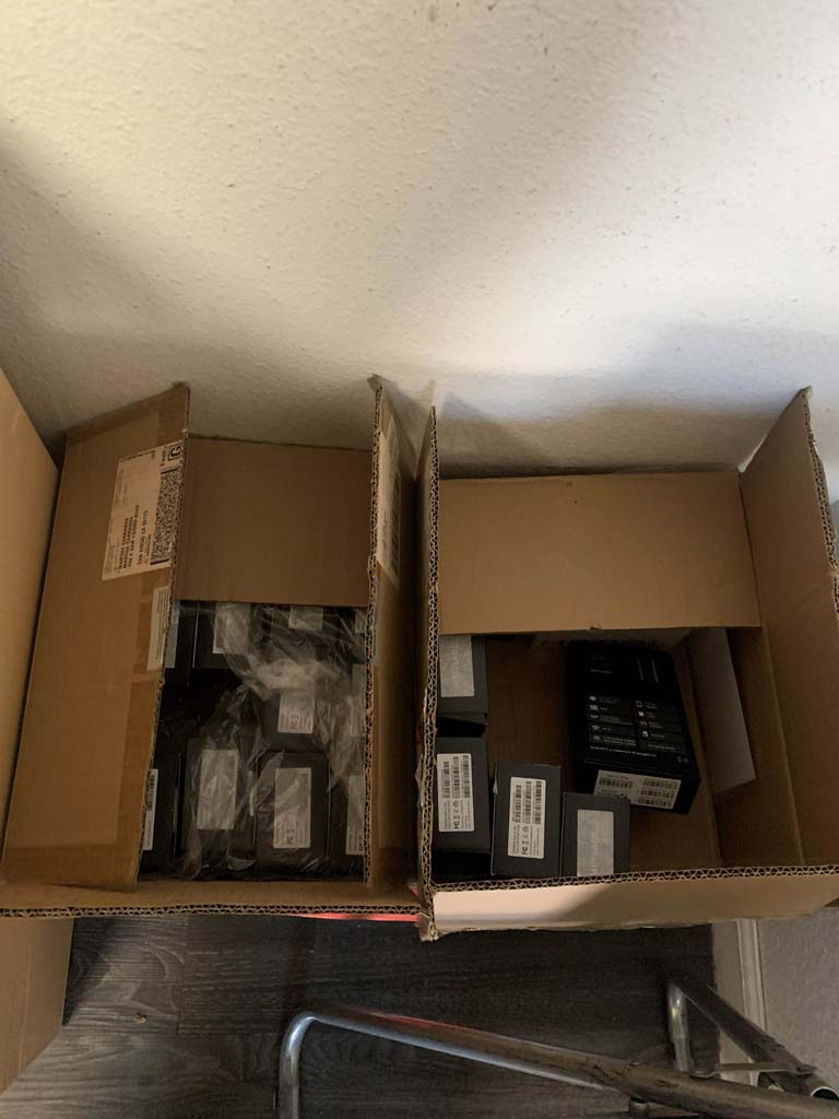 San Ysidro cell phone store auction