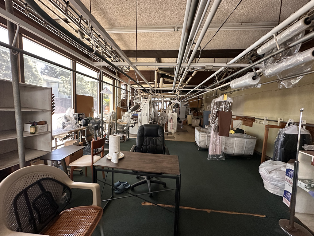Industrial air compressor dry cleaner facility