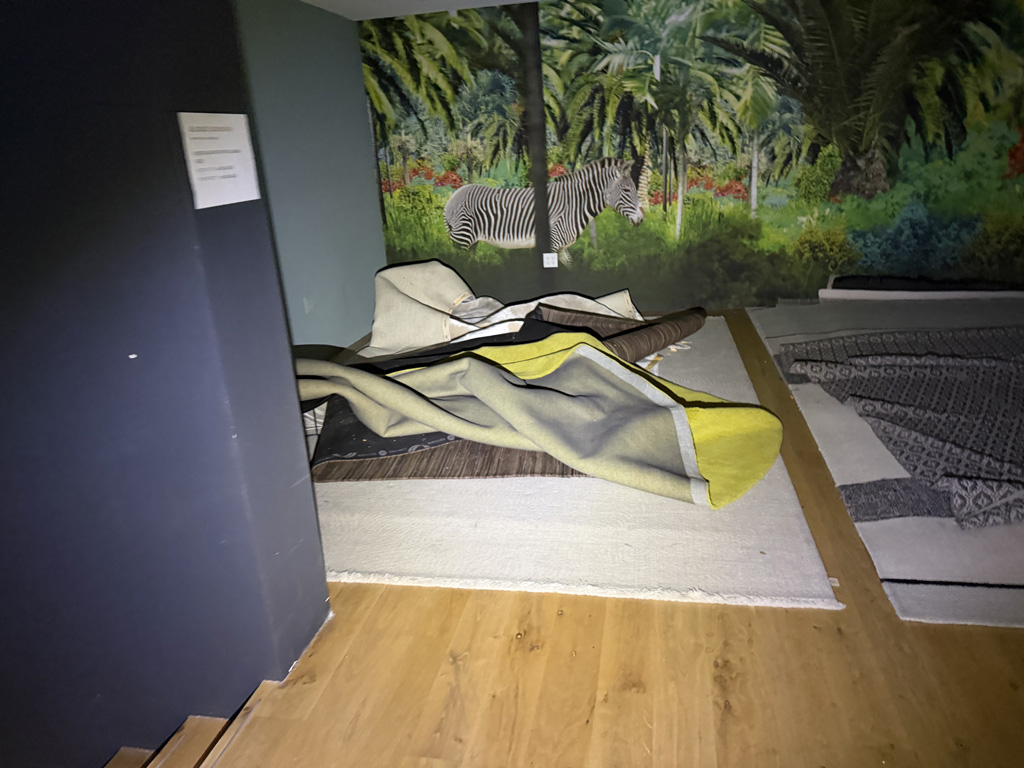 showroom furniture available at online auction