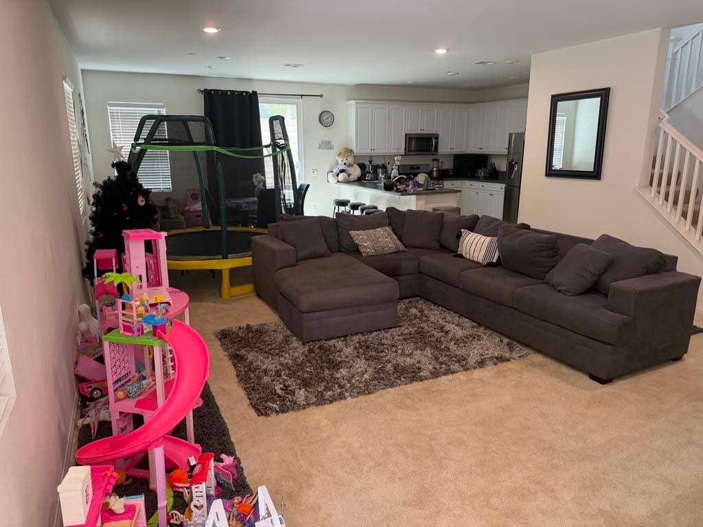 Flat screen TVs included in abandoned property auction Ontario California