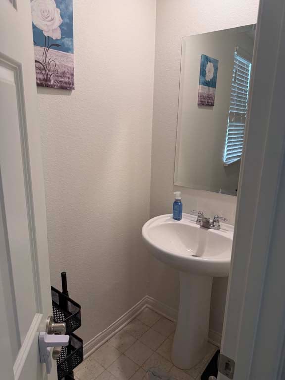 Whiteboard easel and home office items in Ontario CA auction