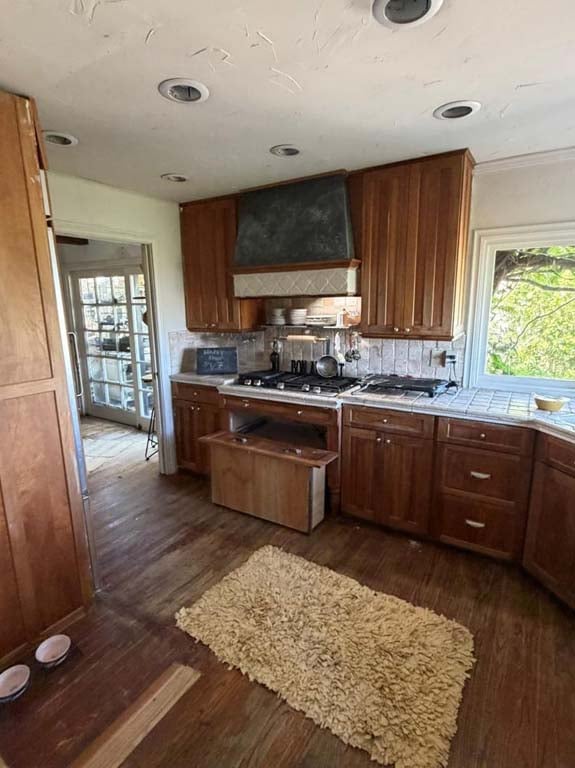 Mixed household contents auction Newport Beach