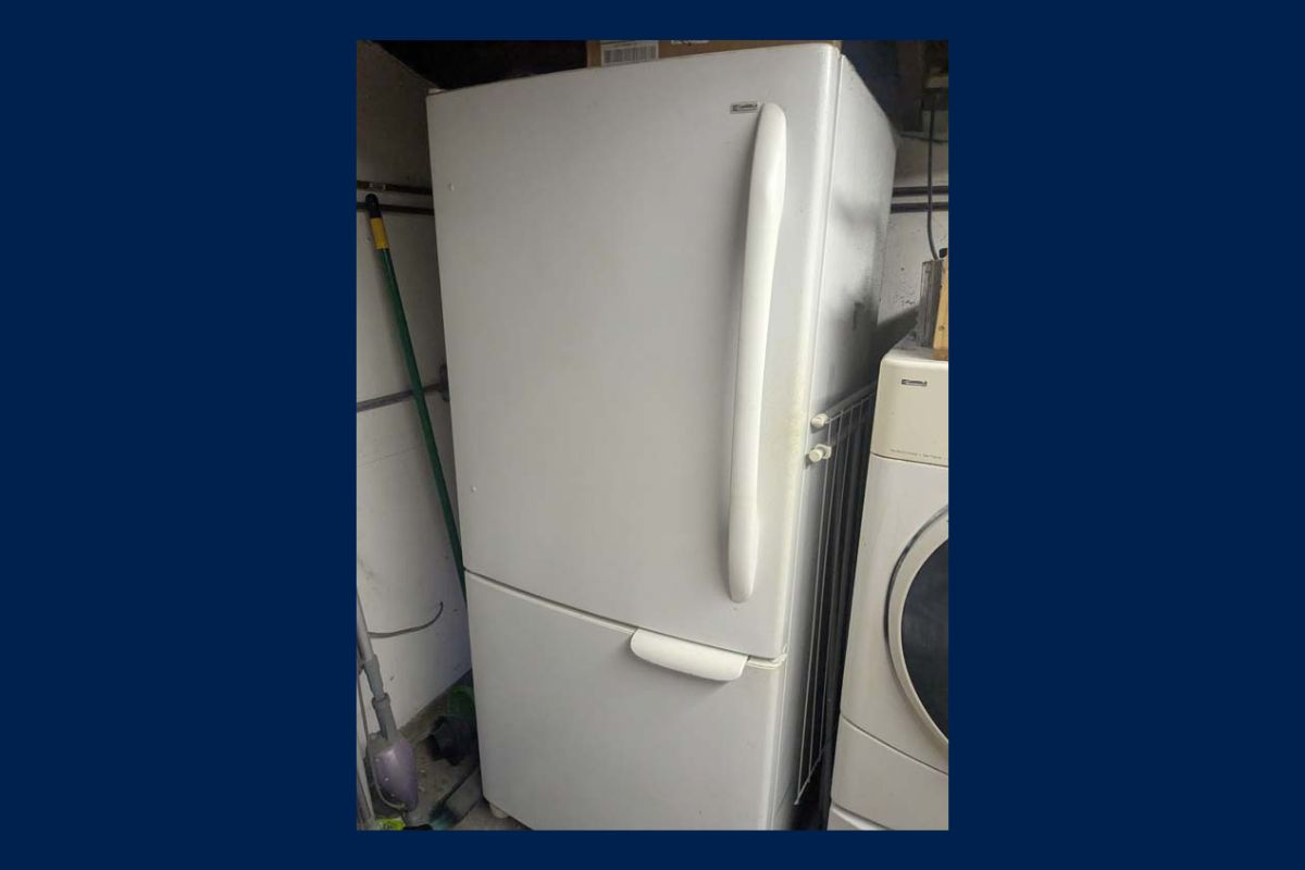 Refrigerator in Costa Mesa CA online household auction