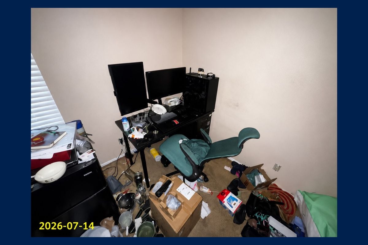 TVs in Pomona CA residential abandoned property auction