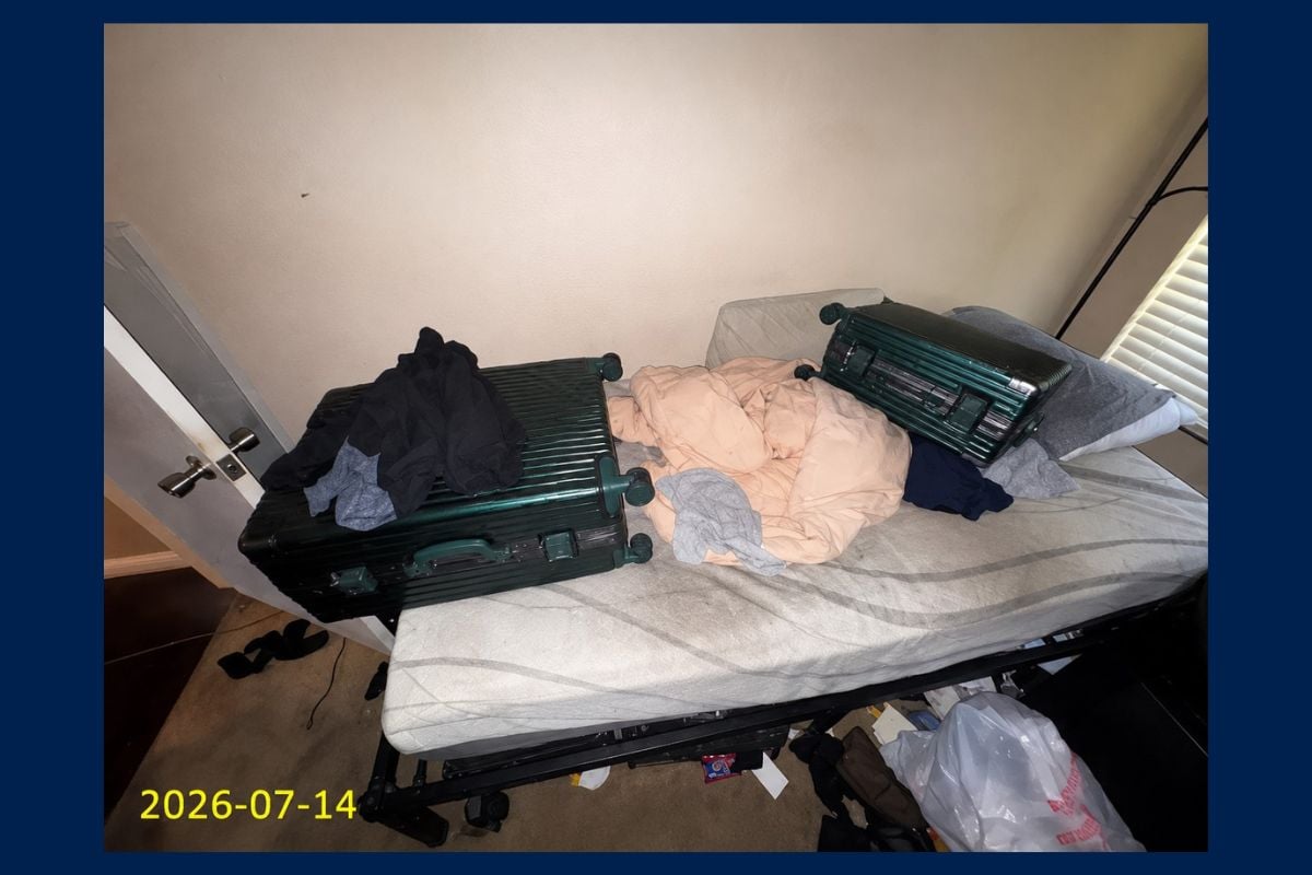 Speakers and electronics in Pomona CA household auction