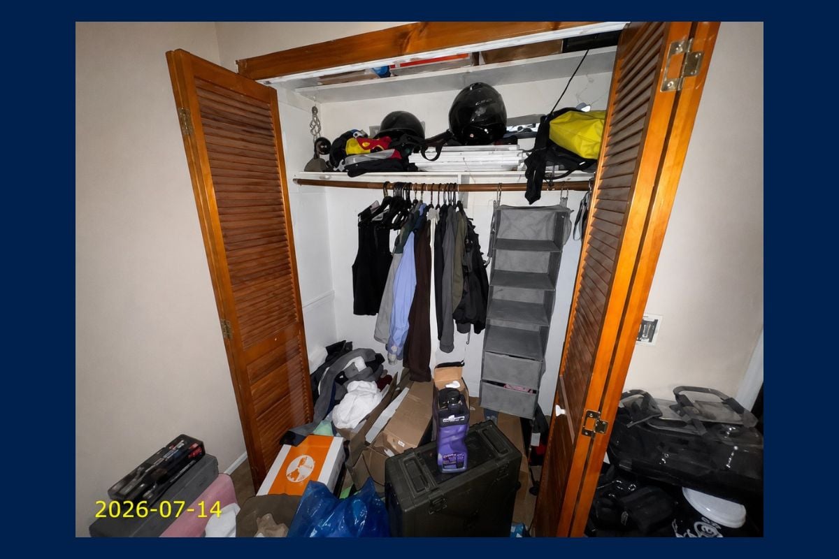 Small kitchen appliances in Pomona abandoned property auction