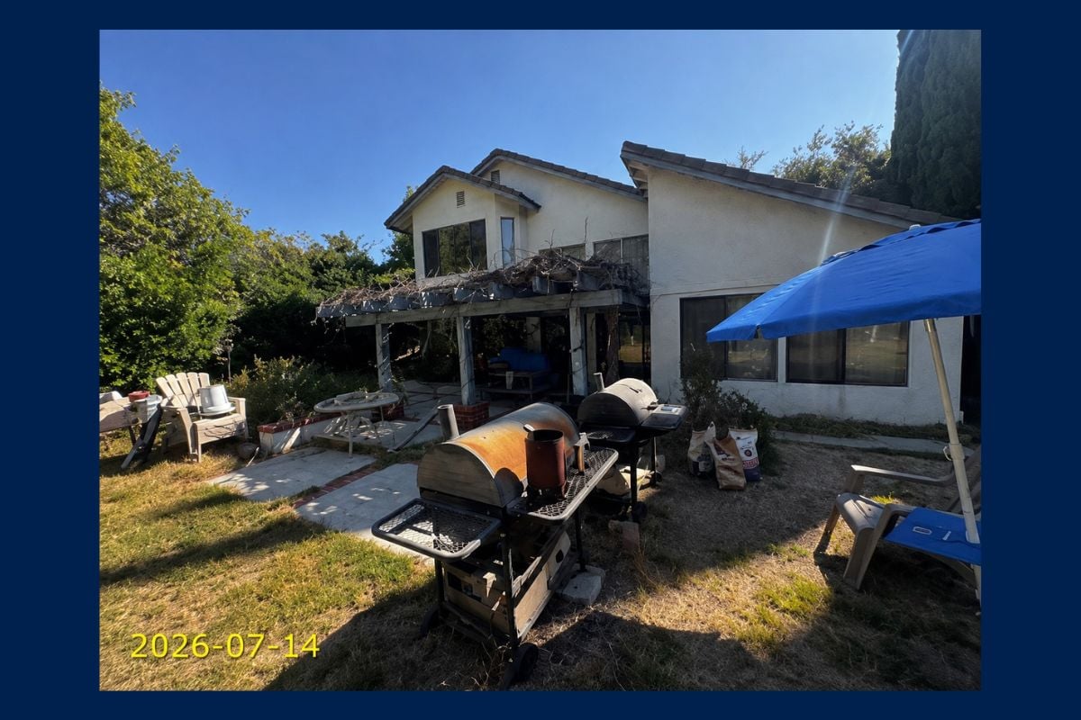Living room furniture at Pomona abandoned property auction